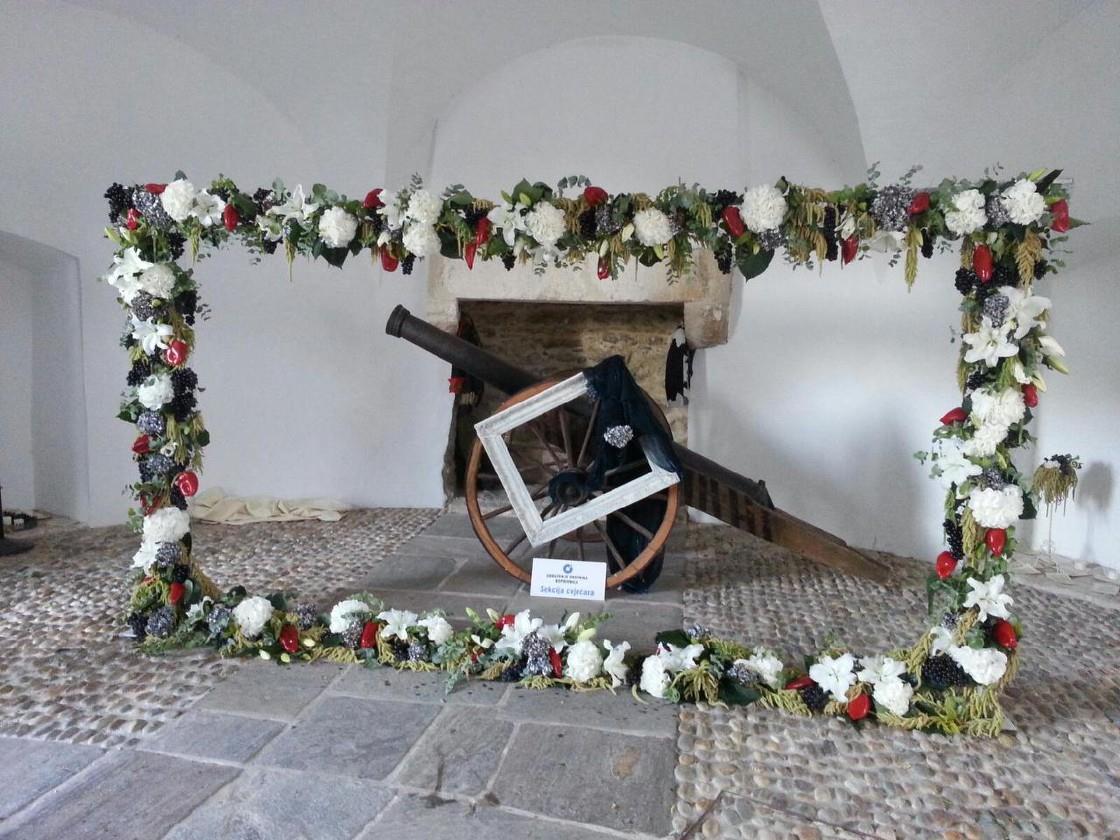 Cvjetna instalacija koprivničkih floristica na 20.Međunarodnoj izložbi cvijeća u Varaždinui